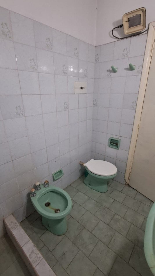 PH 3 AMB PLANTA ALTA AL FRENTE CON BALCON, PATIO Y TERRAZA, SIN EXPENSAS.REF.862