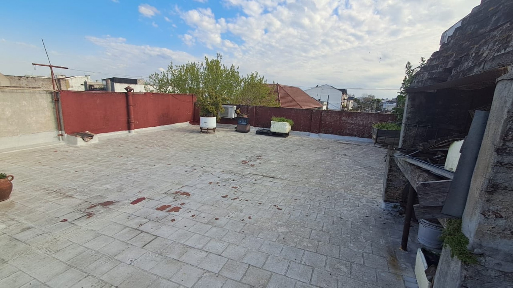 PH 3 AMB PLANTA ALTA AL FRENTE CON BALCON, PATIO Y TERRAZA, SIN EXPENSAS.REF.862