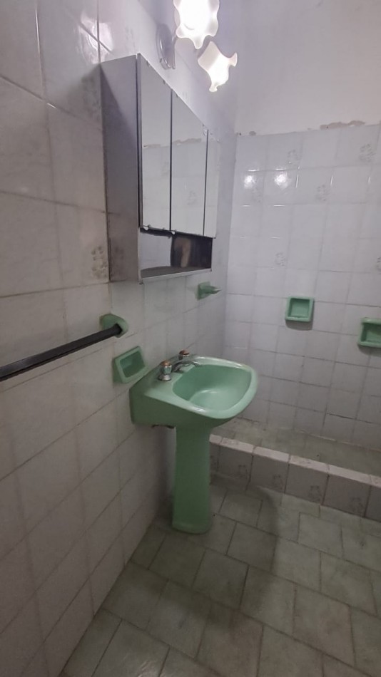 PH 3 AMB PLANTA ALTA AL FRENTE CON BALCON, PATIO Y TERRAZA, SIN EXPENSAS.REF.862