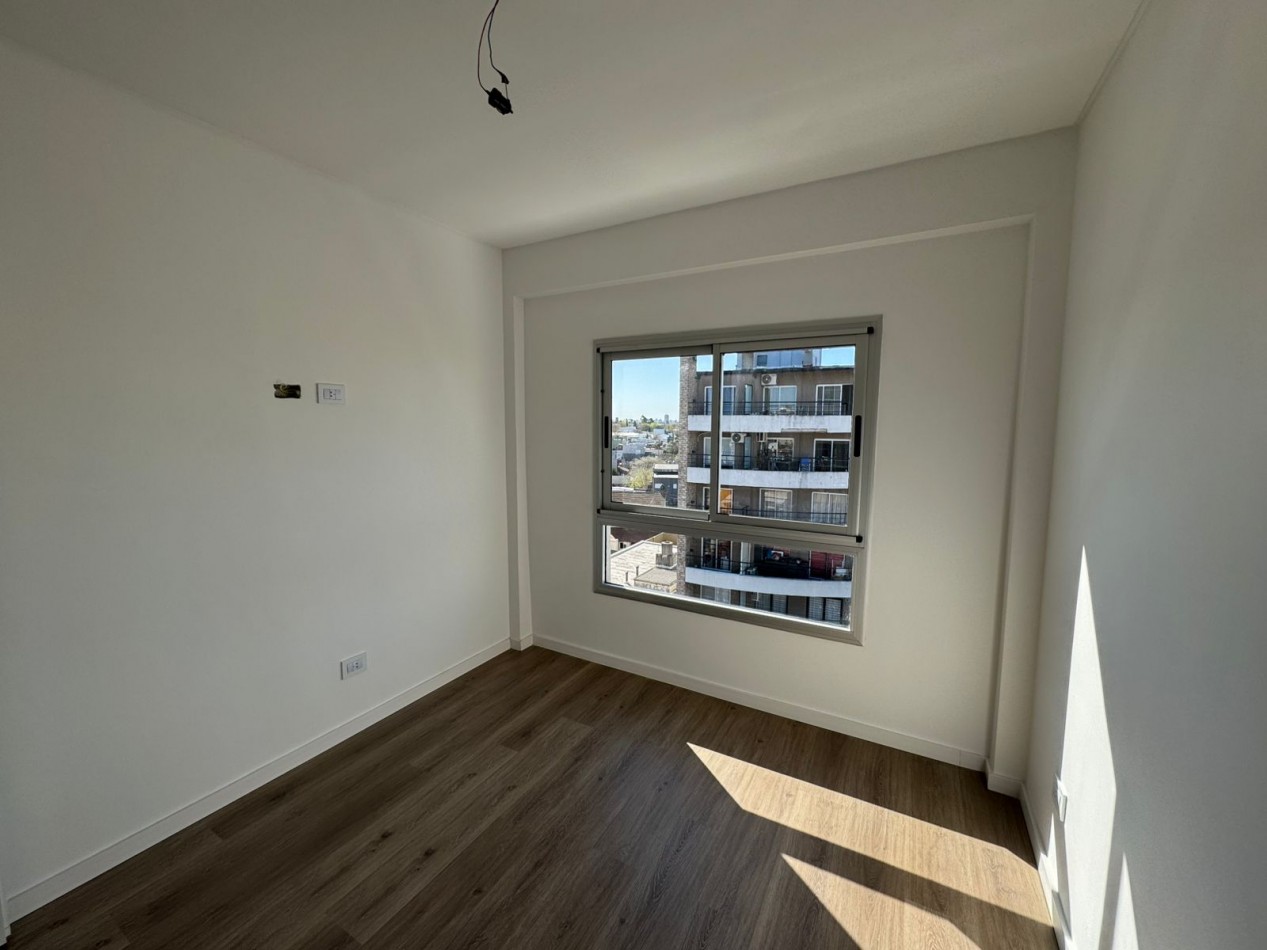 DEPARTAMENTOS A ESTRENAR 2 AMB AL FRENTE CON BALCON, OPCIONAL CON COCHERA, MODELO 1. REF. 863/1