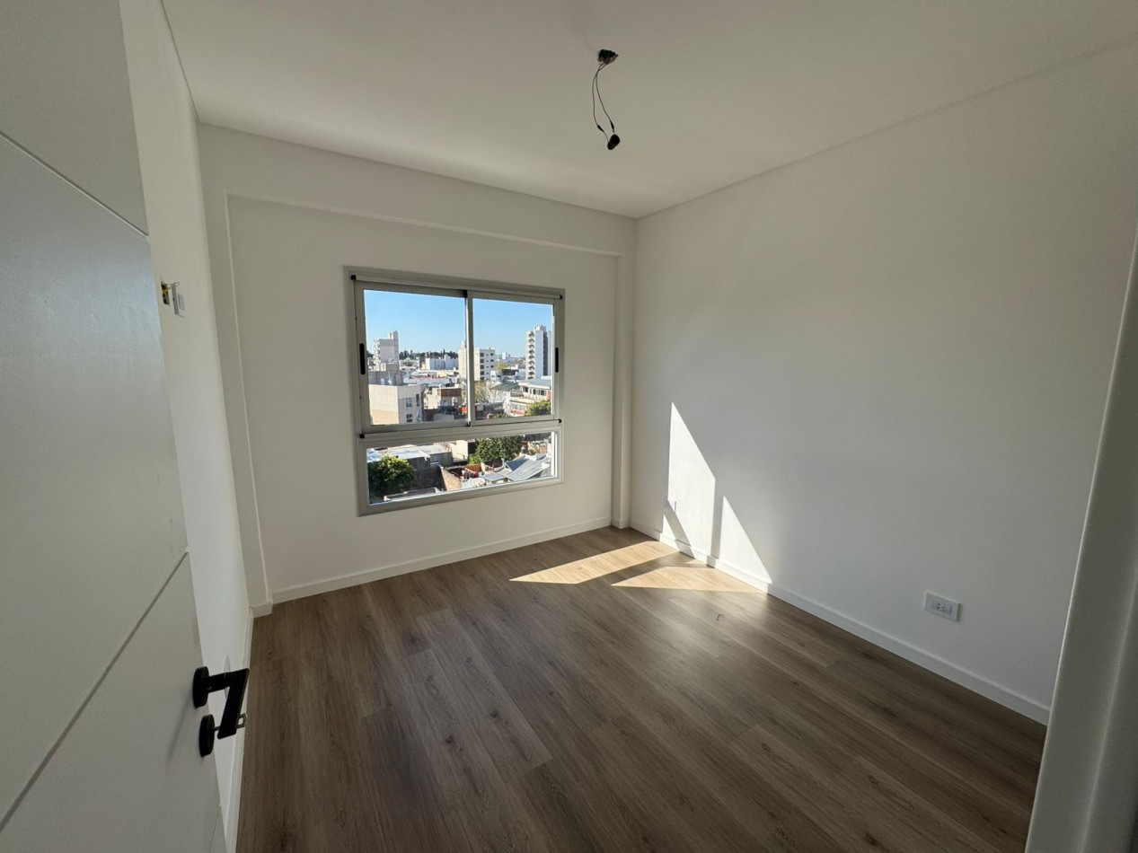 DEPARTAMENTOS A ESTRENAR 2 AMB AL FRENTE CON BALCON, OPCIONAL CON COCHERA, MODELO 1. REF. 863/1