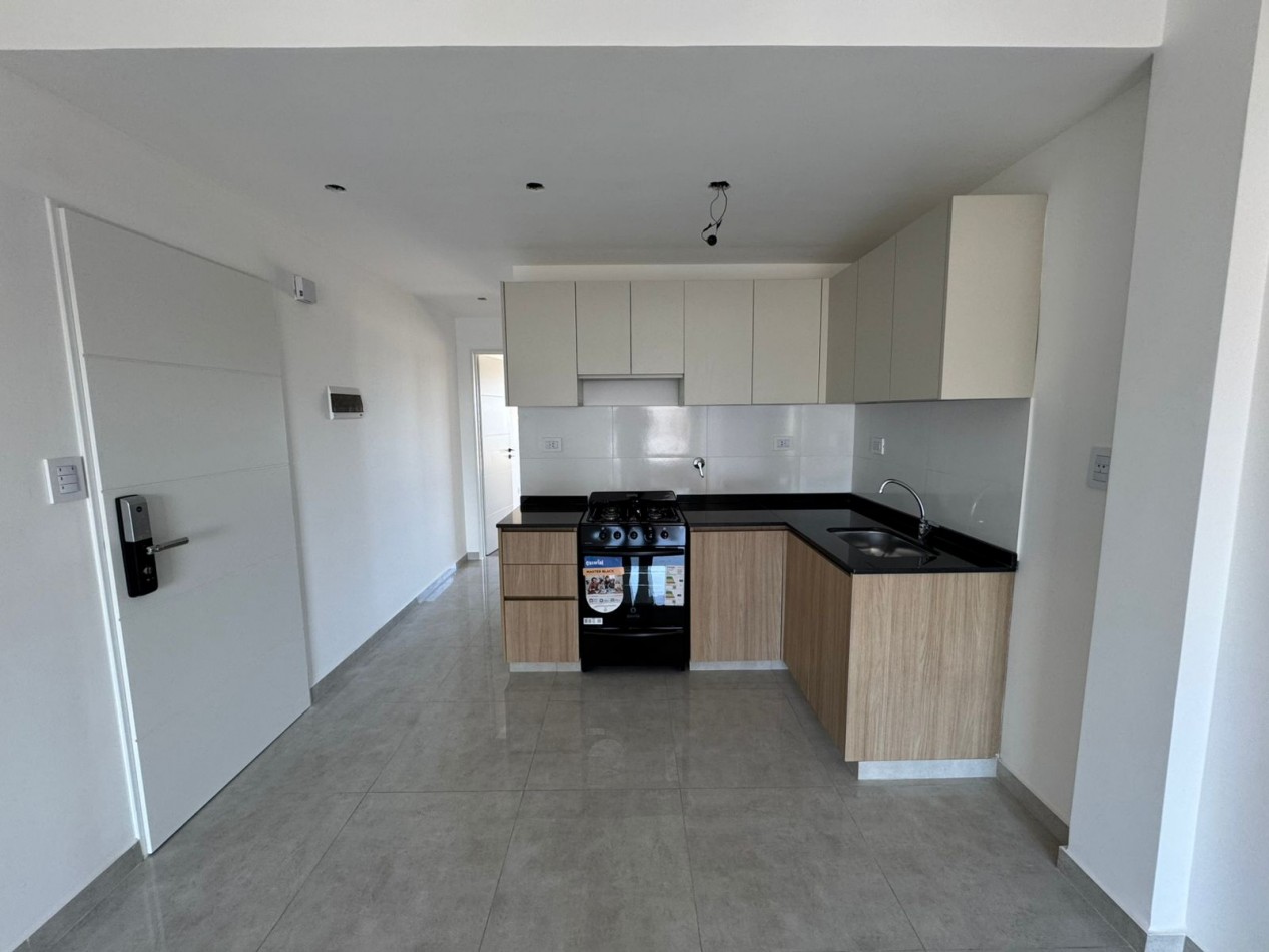 DEPARTAMENTOS A ESTRENAR 2amb AL FRENTE CON BALCON, OPCIONAL CON COCHERA, MODELO 3.REF.863/3