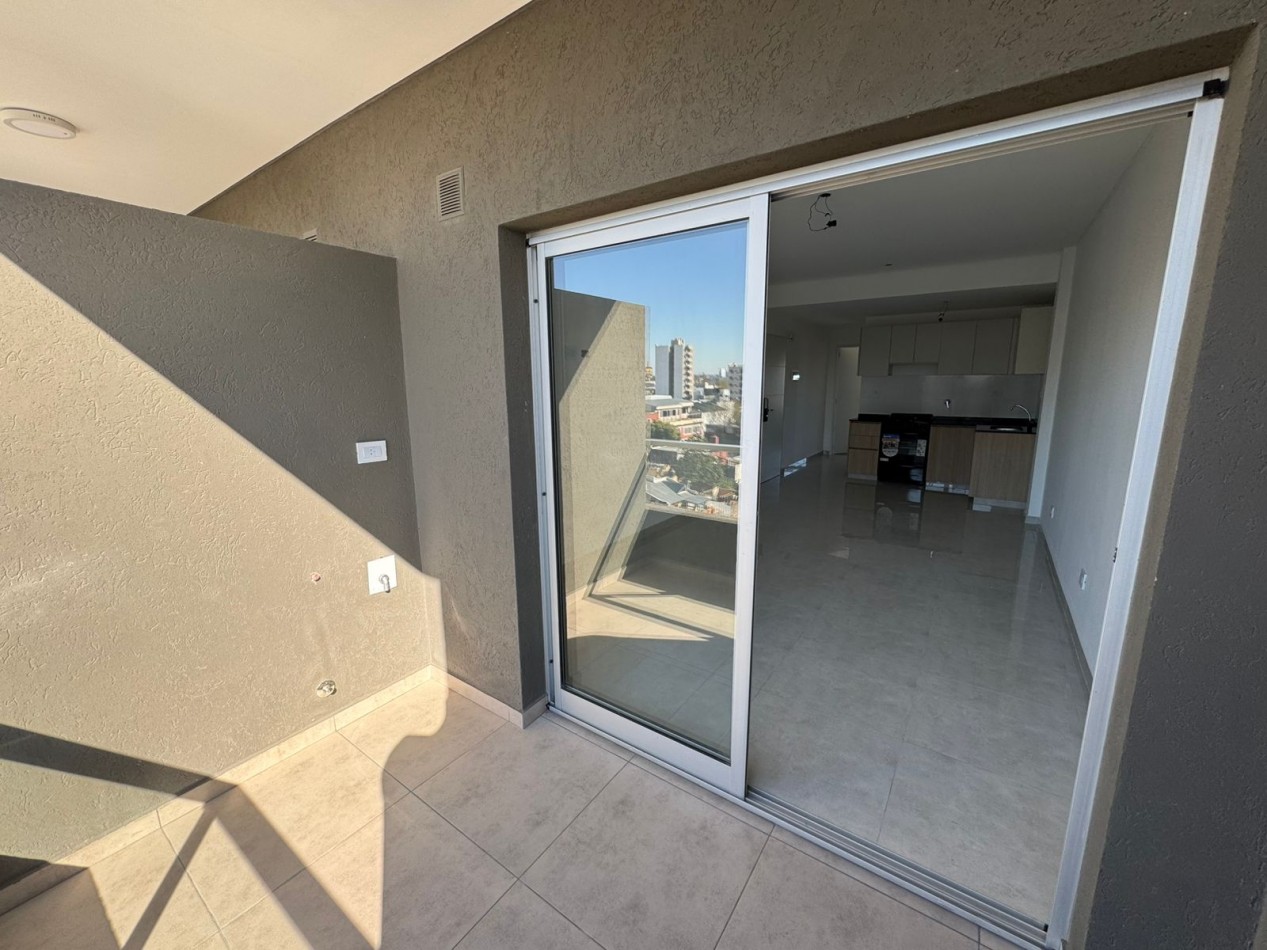 DEPARTAMENTOS A ESTRENAR 2amb AL FRENTE CON BALCON, OPCIONAL CON COCHERA, MODELO 3.REF.863/3