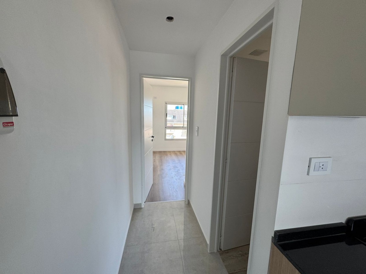 DEPARTAMENTOS A ESTRENAR 2amb AL FRENTE CON BALCON, OPCIONAL CON COCHERA, MODELO 3.REF.863/3