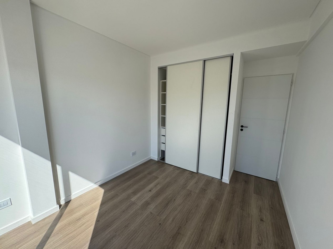 DEPARTAMENTOS A ESTRENAR 3 AMB AL FRENTE CON TERRAZA, BALCON Y COCHERA, MODELO 4. REF. 863/4