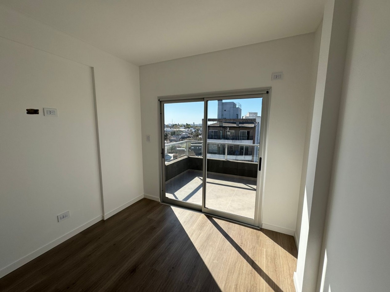 DEPARTAMENTOS A ESTRENAR 3 AMB AL FRENTE CON TERRAZA, BALCON Y COCHERA, MODELO 4. REF. 863/4