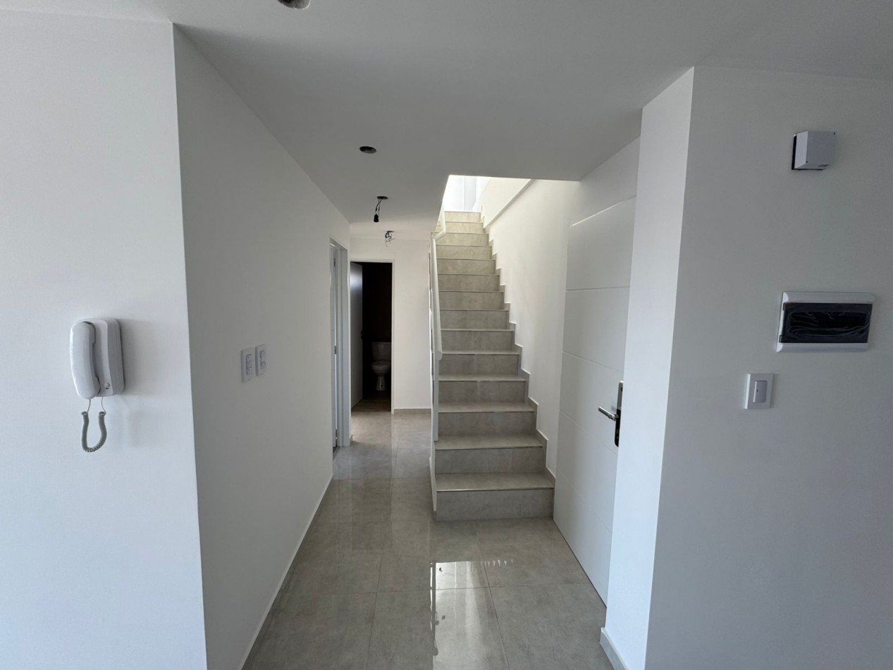 DEPARTAMENTOS A ESTRENAR 3 AMB AL FRENTE CON TERRAZA, BALCON Y COCHERA, MODELO 4. REF. 863/4