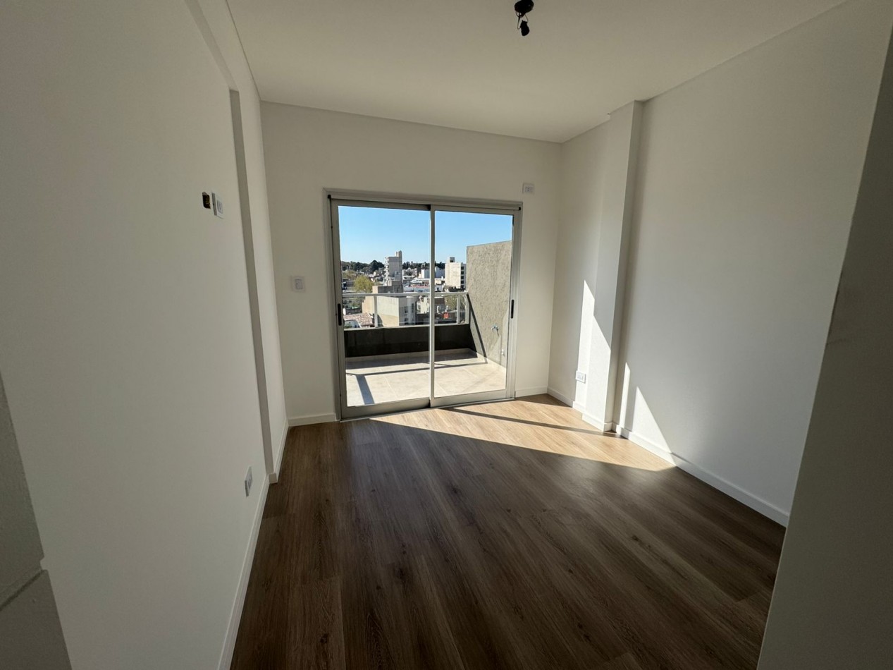 DEPARTAMENTOS A ESTRENAR 3 AMB AL FRENTE CON TERRAZA, BALCON Y COCHERA, MODELO 4. REF. 863/4