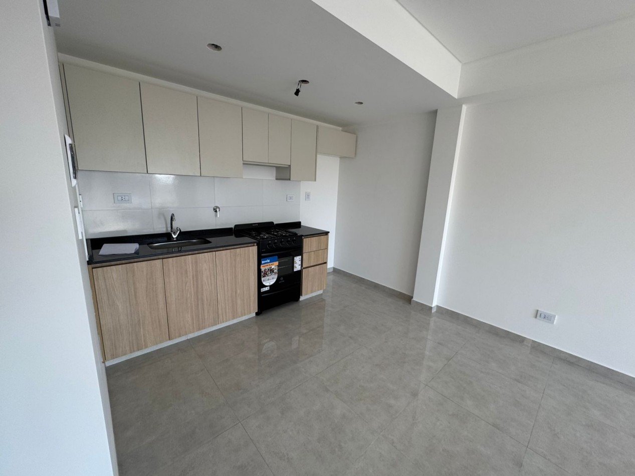 DEPARTAMENTOS A ESTRENAR 3 AMB AL FRENTE CON TERRAZA, BALCON Y COCHERA, MODELO 4. REF. 863/4