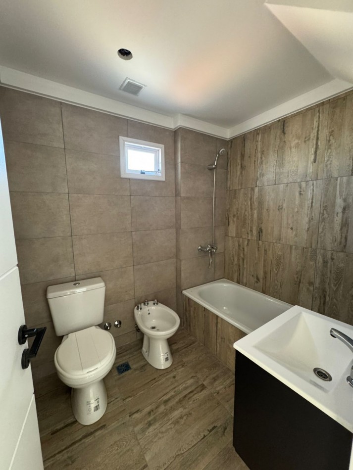 DEPARTAMENTOS A ESTRENAR 3 AMB AL FRENTE CON TERRAZA, BALCON Y COCHERA, MODELO 4. REF. 863/4