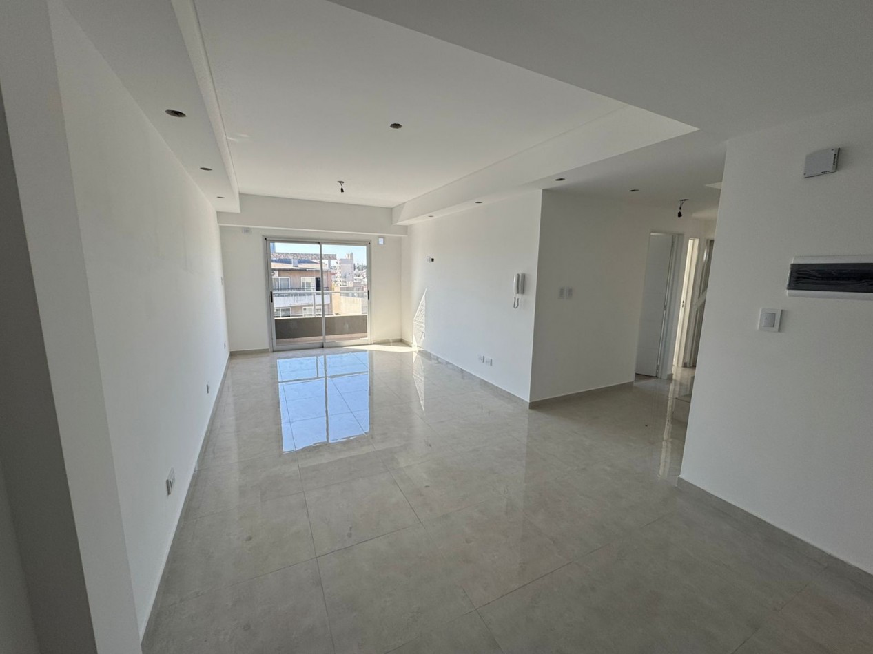 DEPARTAMENTOS A ESTRENAR 3 AMB AL FRENTE CON TERRAZA, BALCON Y COCHERA, MODELO 4. REF. 863/4