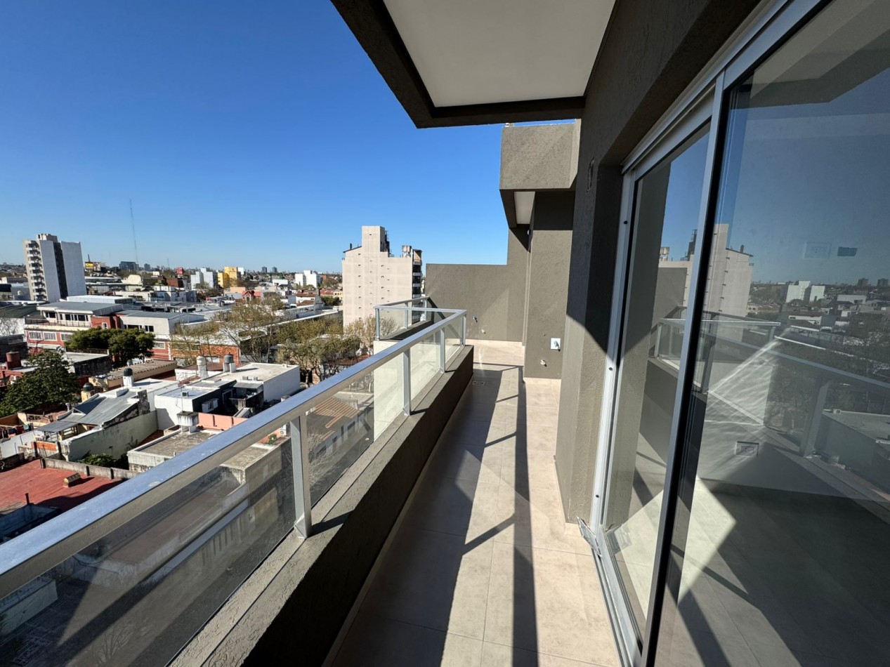 DEPARTAMENTOS A ESTRENAR 3 AMB AL FRENTE CON TERRAZA, BALCON Y COCHERA, MODELO 4. REF. 863/4