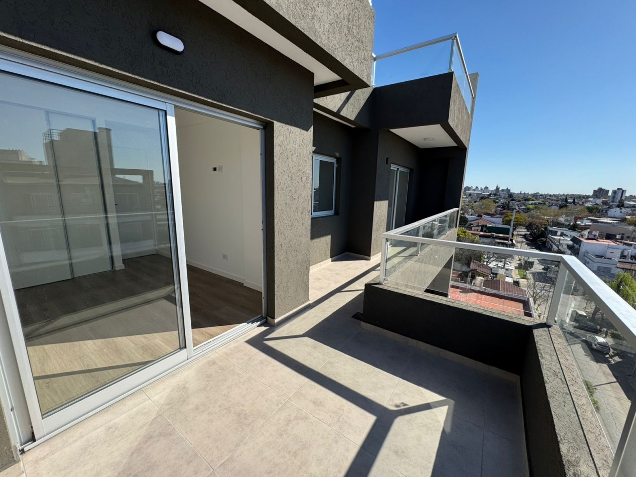 DEPARTAMENTOS A ESTRENAR 3 AMB AL FRENTE CON TERRAZA, BALCON Y COCHERA, MODELO 4. REF. 863/4