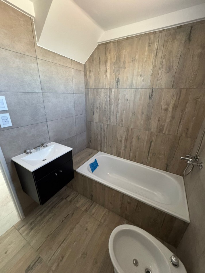 DEPARTAMENTOS A ESTRENAR 3 AMB AL CONTRAFRENTE CON TERRAZA, BALCON Y COCHERA, MODELO 5. REF. 863/5 