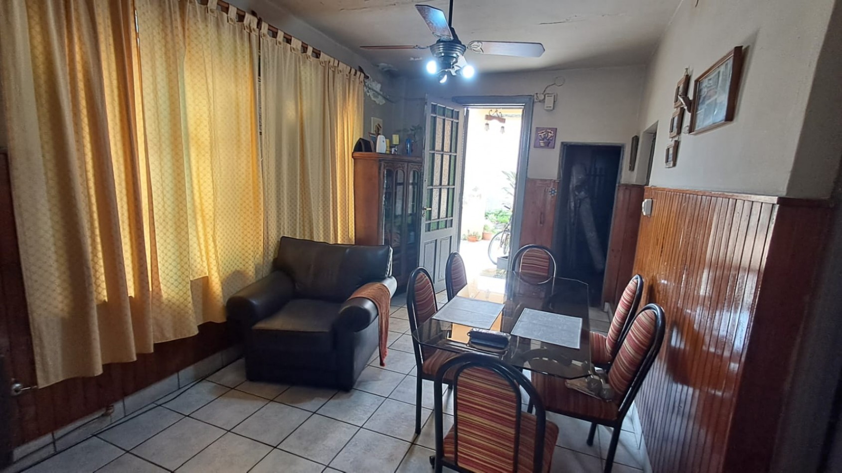 CASA 5 AMB CON COCHERA CUBIERTA, GALERIA, PATIO LATERAL Y PATIO TRASERO CON JARDIN Y PARRILA REF: 864