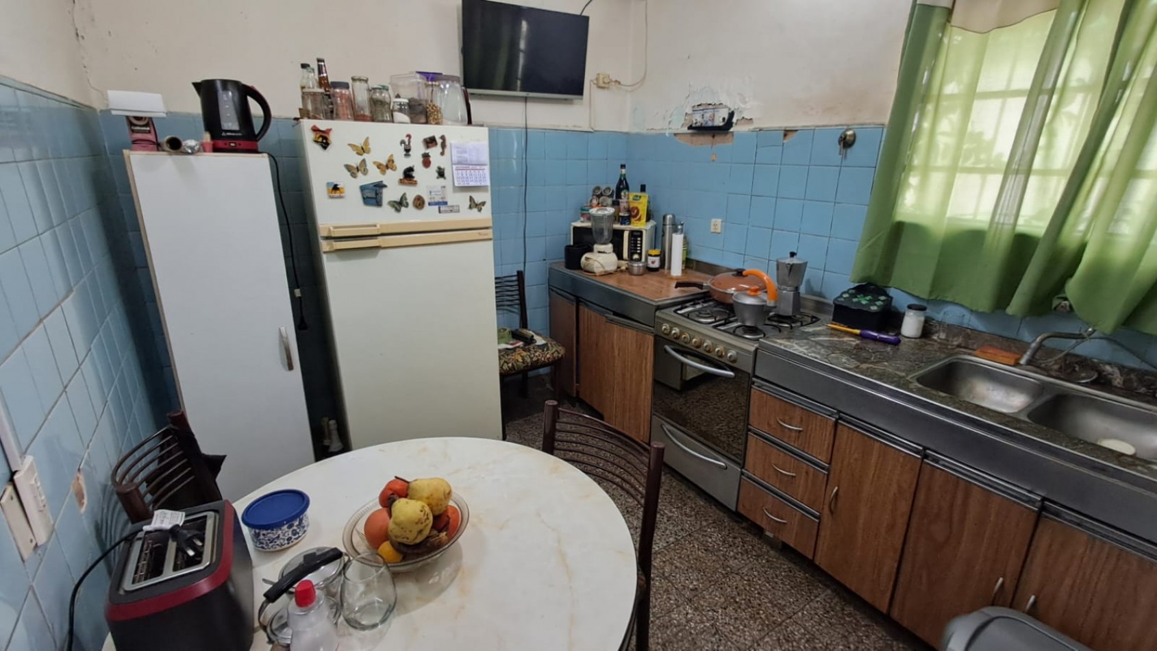 CASA 5 AMB CON COCHERA CUBIERTA, GALERIA, PATIO LATERAL Y PATIO TRASERO CON JARDIN Y PARRILA REF: 864