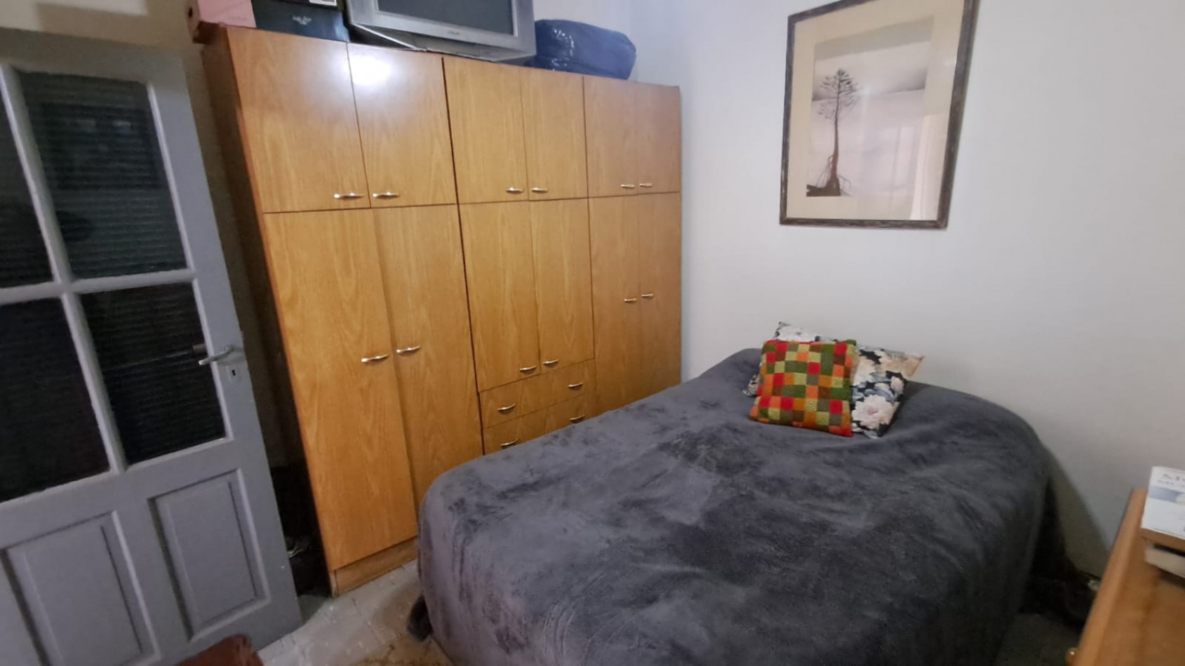 CASA 5 AMB CON COCHERA CUBIERTA, GALERIA, PATIO LATERAL Y PATIO TRASERO CON JARDIN Y PARRILA REF: 864