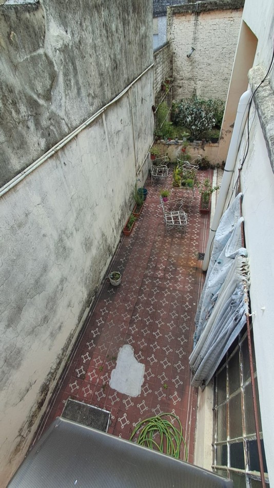 CASA 5 AMB CON COCHERA CUBIERTA, GALERIA, PATIO LATERAL Y PATIO TRASERO CON JARDIN Y PARRILA REF: 864