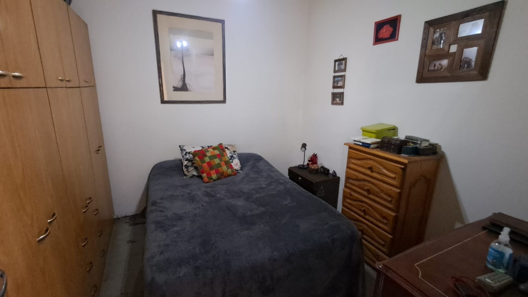 CASA 5 AMB CON COCHERA CUBIERTA, GALERIA, PATIO LATERAL Y PATIO TRASERO CON JARDIN Y PARRILA REF: 864