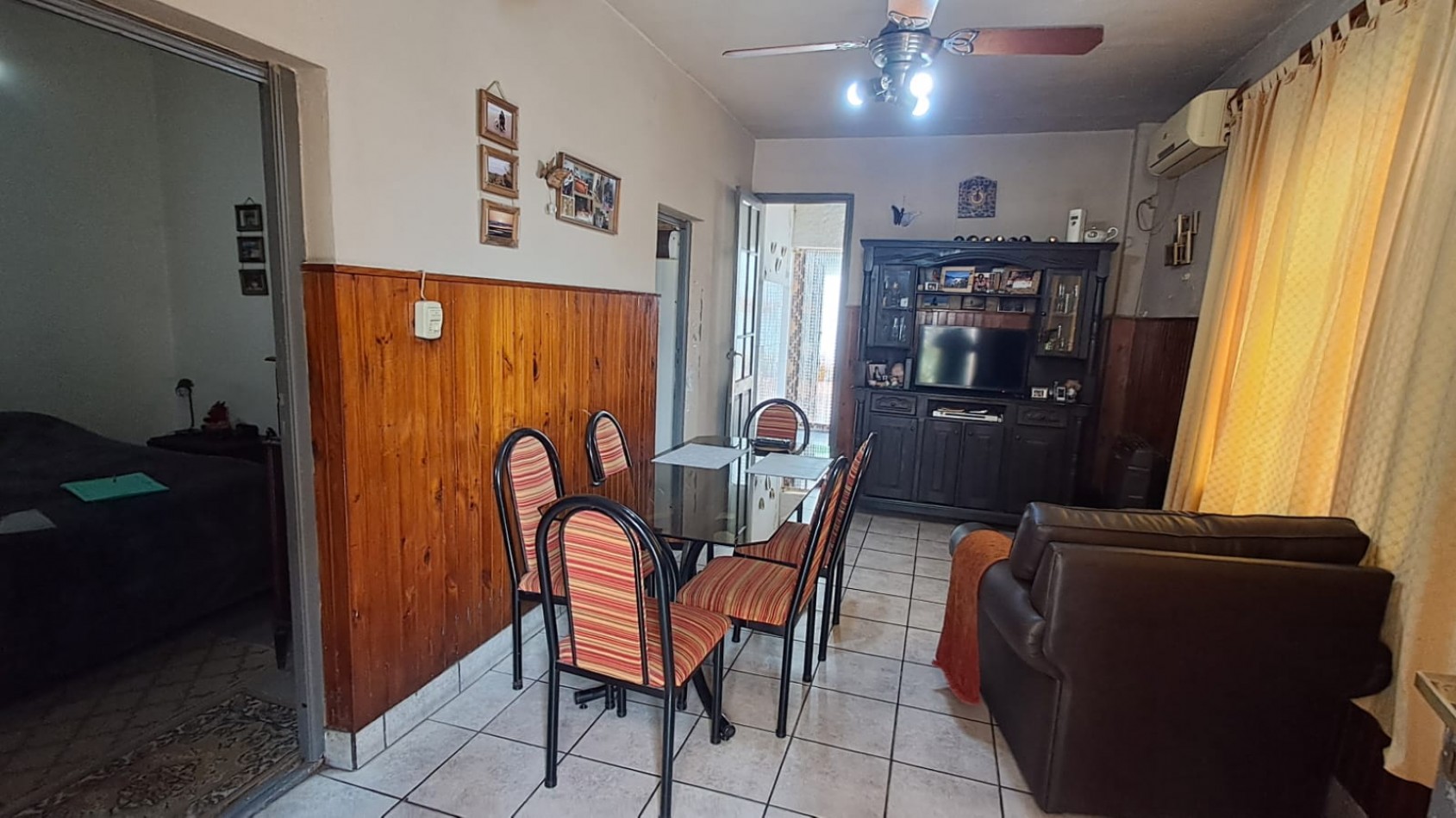 CASA 5 AMB CON COCHERA CUBIERTA, GALERIA, PATIO LATERAL Y PATIO TRASERO CON JARDIN Y PARRILA REF: 864