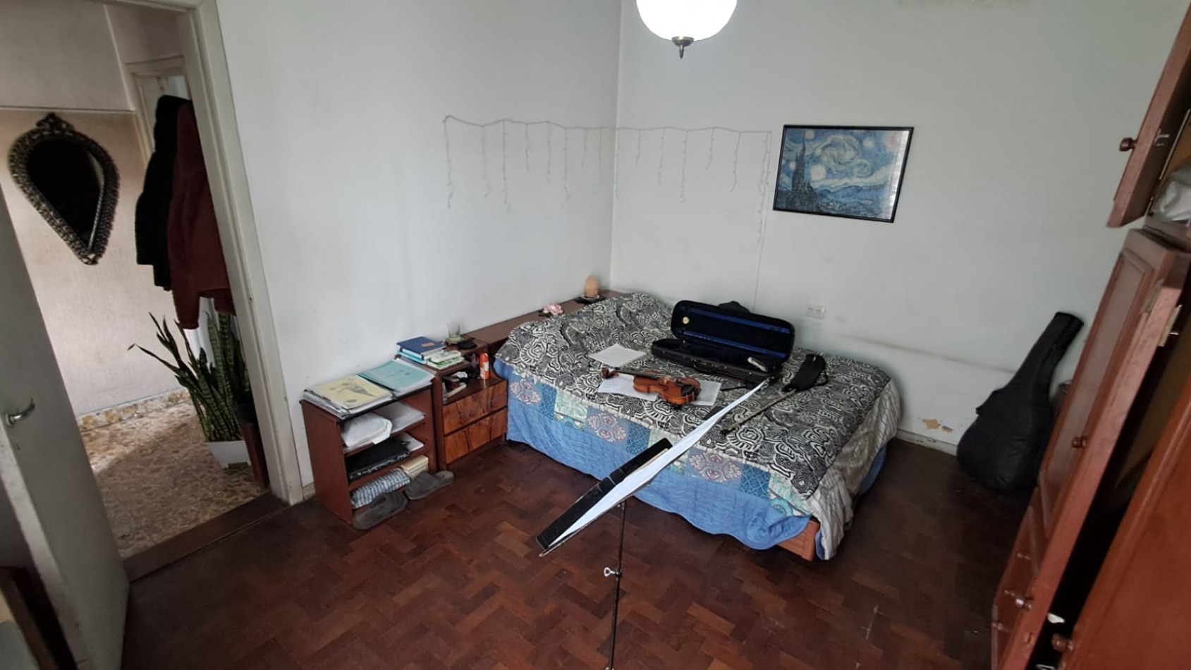 CASA 5 AMB CON COCHERA CUBIERTA, GALERIA, PATIO LATERAL Y PATIO TRASERO CON JARDIN Y PARRILA REF: 864