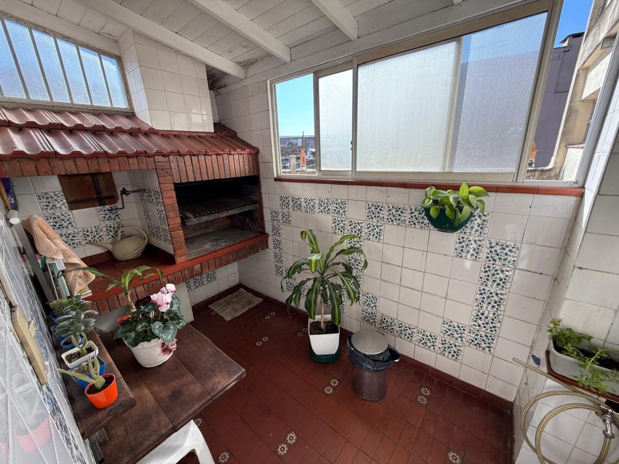  2 PHS ( 1 DE 5 AMB Y OTRO 2 AMB + GALPON + COCHERA REF. 869/1/3/4 