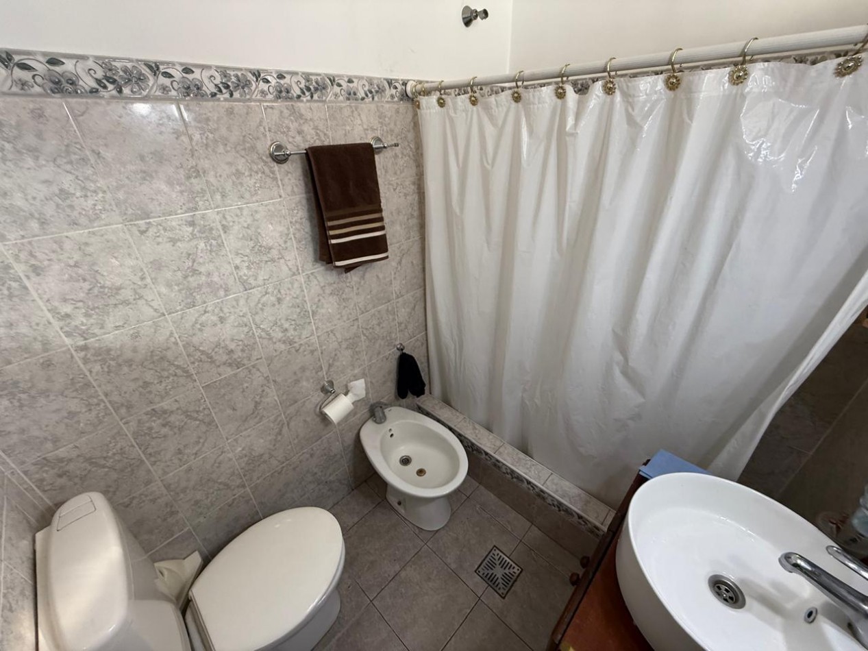  2 PHS ( 1 DE 5 AMB Y OTRO 2 AMB + GALPON + COCHERA REF. 869/1/3/4 