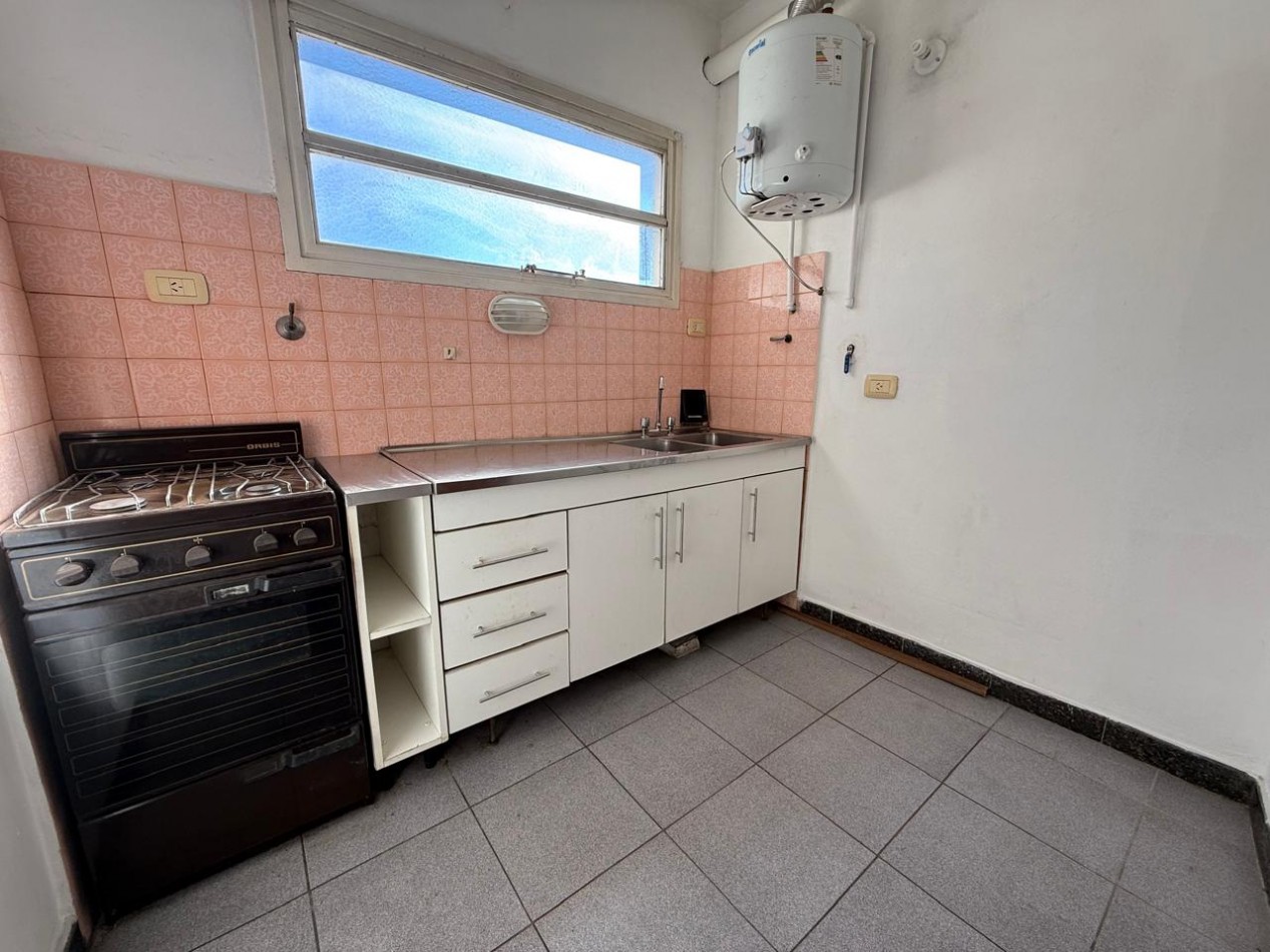  2 PHS ( 1 DE 5 AMB Y OTRO 2 AMB + GALPON + COCHERA REF. 869/1/3/4 