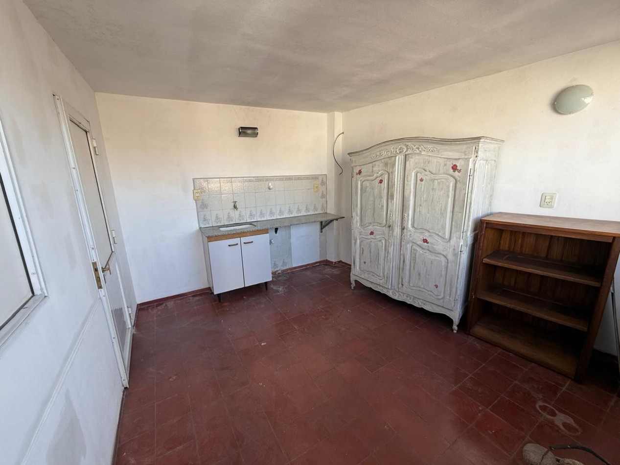  2 PHS ( 1 DE 5 AMB Y OTRO 2 AMB + GALPON + COCHERA REF. 869/1/3/4 