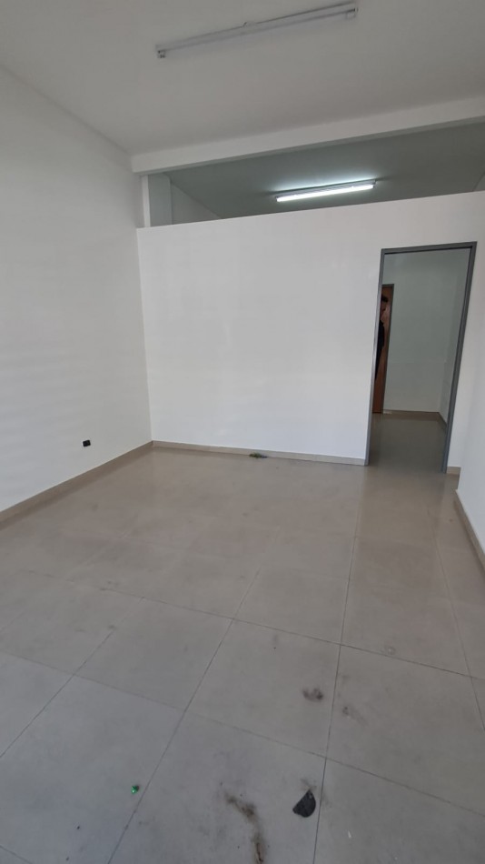 LOCAL CON DEPOSITO Y BAÑO (CENTRICO).REF.871/1