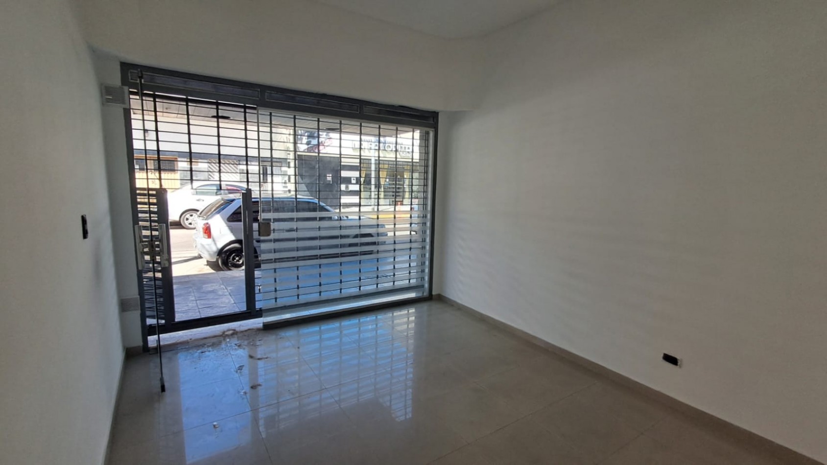 LOCAL CON DEPOSITO Y BAÑO (CENTRICO).REF.871/1