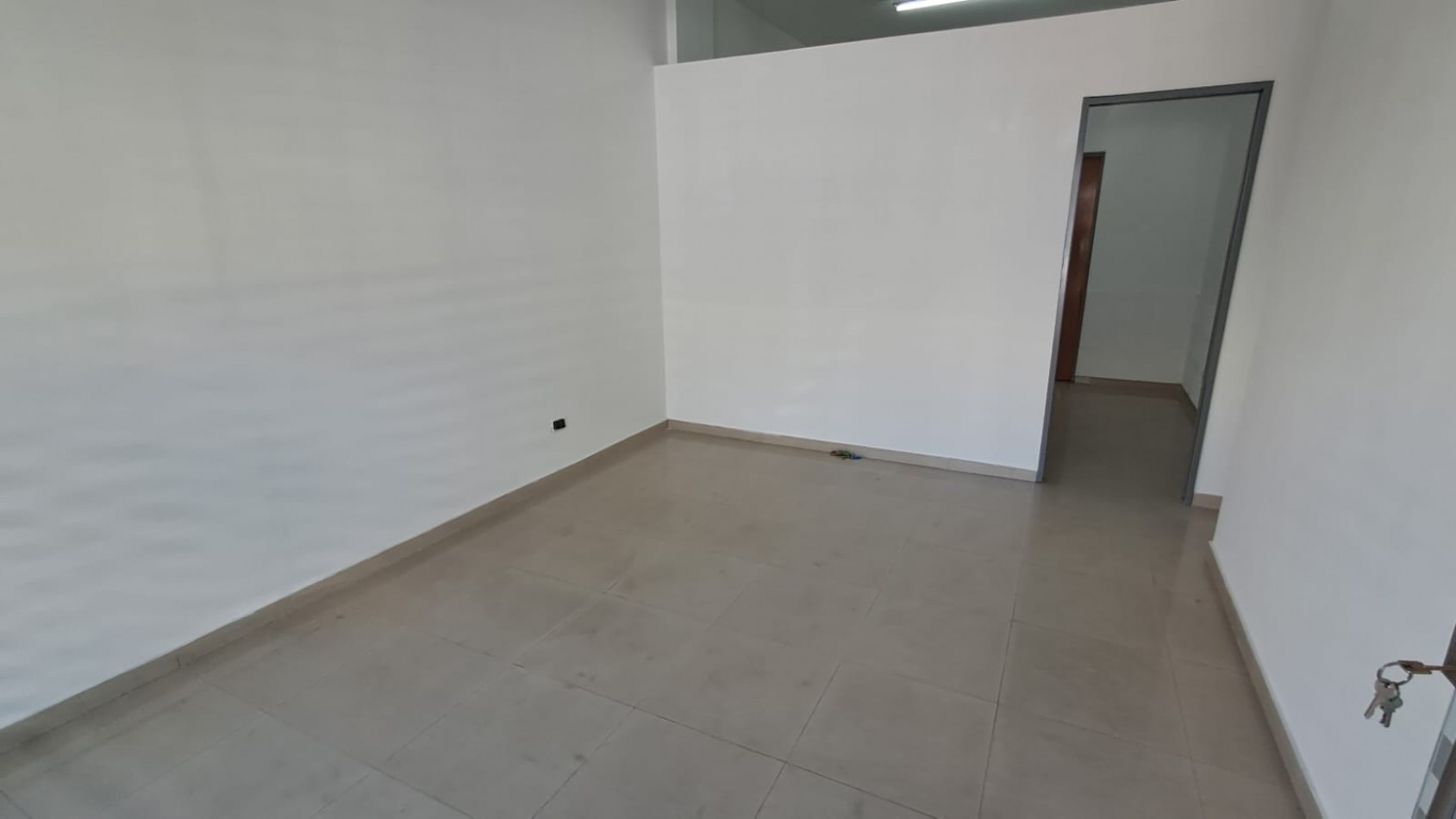 LOCAL CON DEPOSITO Y BAÑO (CENTRICO).REF.871/1