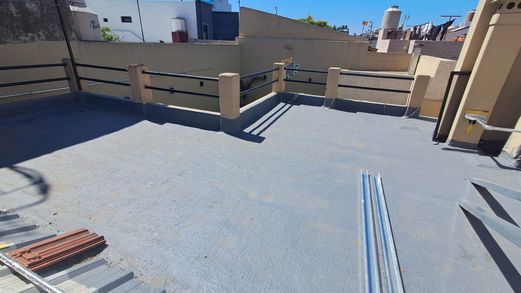 SALON DE FIESTA CON PATIO, PARRILLA Y QUINCHO.REF.868