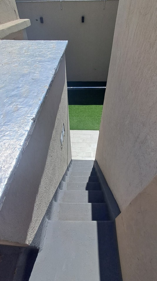 SALON DE FIESTA CON PATIO, PARRILLA Y QUINCHO.REF.868