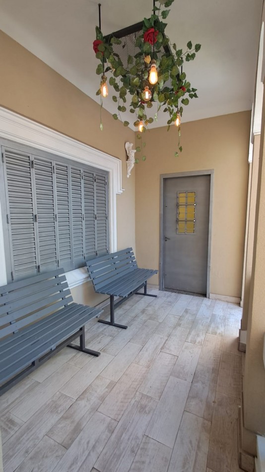 SALON DE FIESTA CON PATIO, PARRILLA Y QUINCHO.REF.868