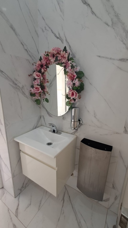 SALON DE FIESTA CON PATIO, PARRILLA Y QUINCHO.REF.868