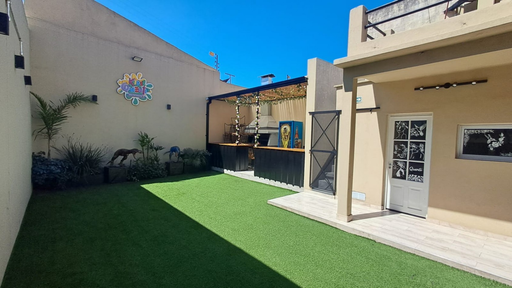 SALON DE FIESTA CON PATIO, PARRILLA Y QUINCHO.REF.868