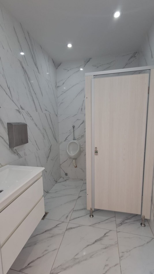 SALON DE FIESTA CON PATIO, PARRILLA Y QUINCHO.REF.868