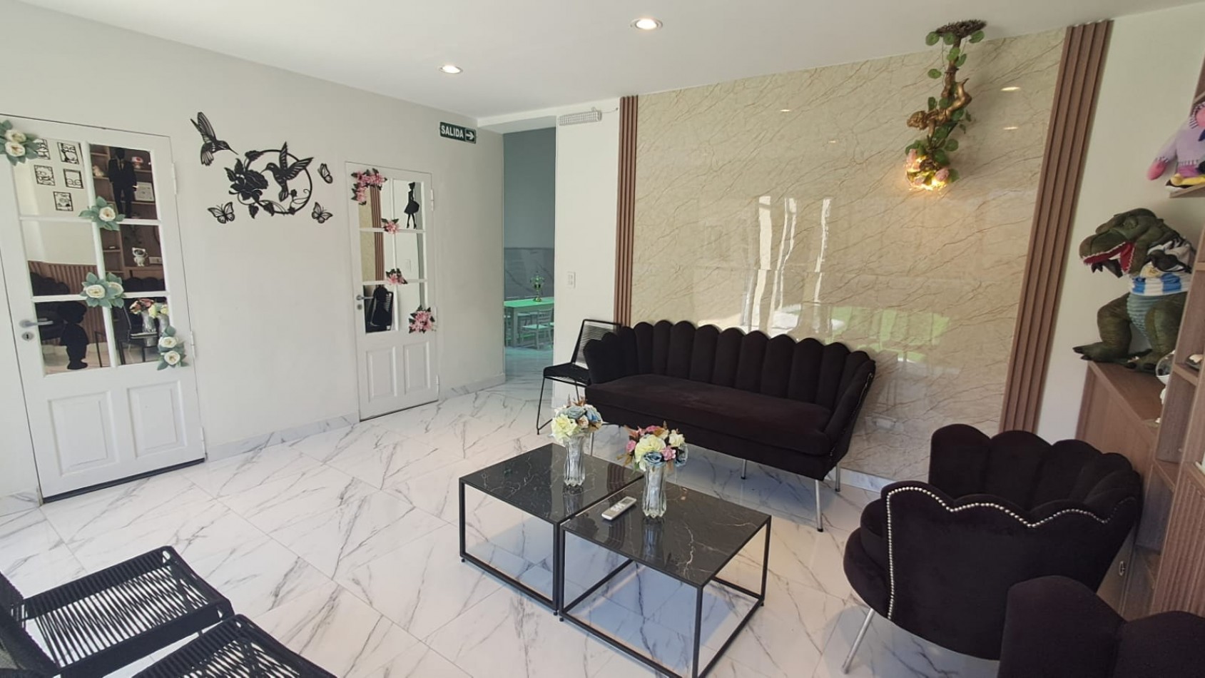 SALON DE FIESTA CON PATIO, PARRILLA Y QUINCHO.REF.868