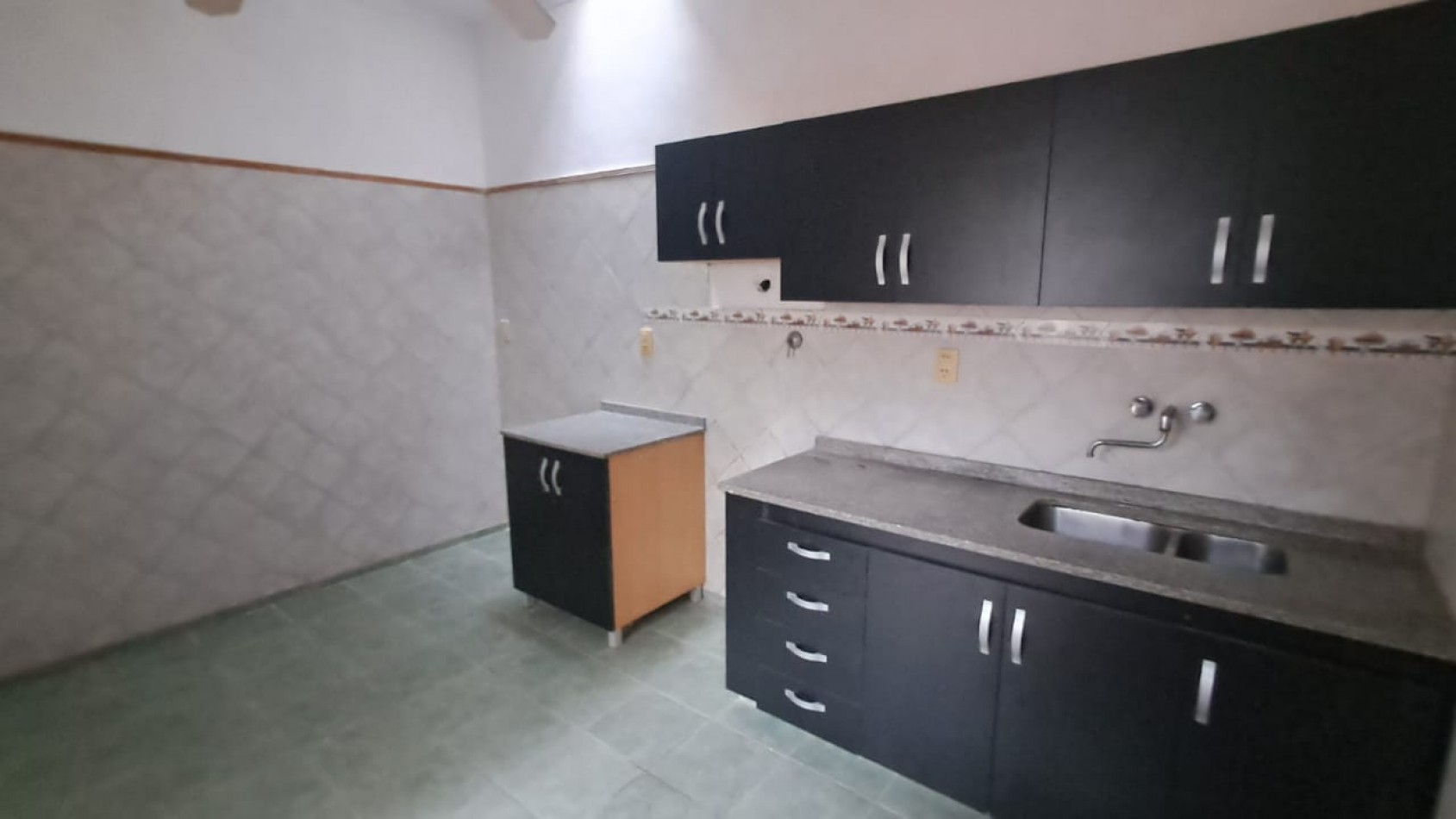  PH 3 AMB AL FRENTE C/ENTRADA INDEPENDIENTE, PATIO Y LAVADERO REF. 877