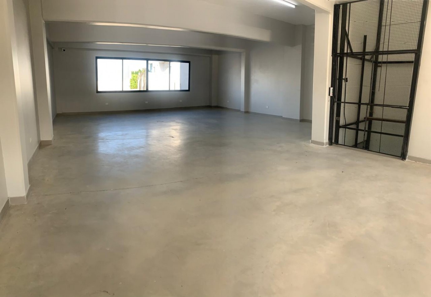 GALPON CON DEPOSITO Y POSIBLE VIVIENDA U OFICINAS (POSIBLE FINANCIACION) REF. 876