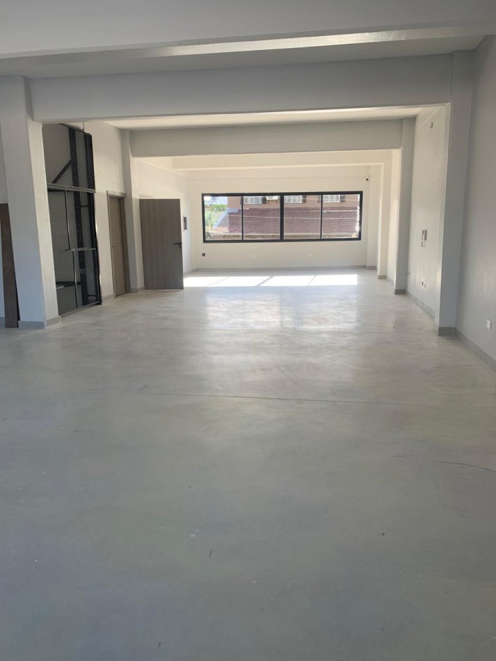 GALPON CON DEPOSITO Y POSIBLE VIVIENDA U OFICINAS (POSIBLE FINANCIACION) REF. 876