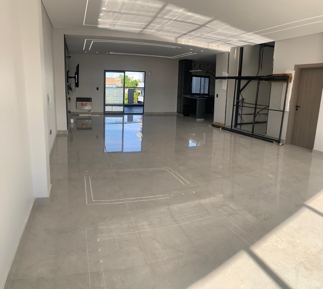 GALPON CON DEPOSITO Y POSIBLE VIVIENDA U OFICINAS (POSIBLE FINANCIACION) REF. 876