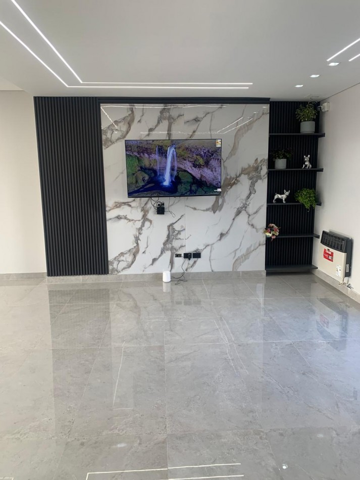 GALPON CON DEPOSITO Y POSIBLE VIVIENDA U OFICINAS (POSIBLE FINANCIACION) REF. 876