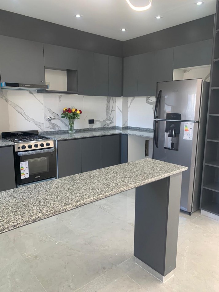 GALPON CON DEPOSITO Y POSIBLE VIVIENDA U OFICINAS (POSIBLE FINANCIACION) REF. 876