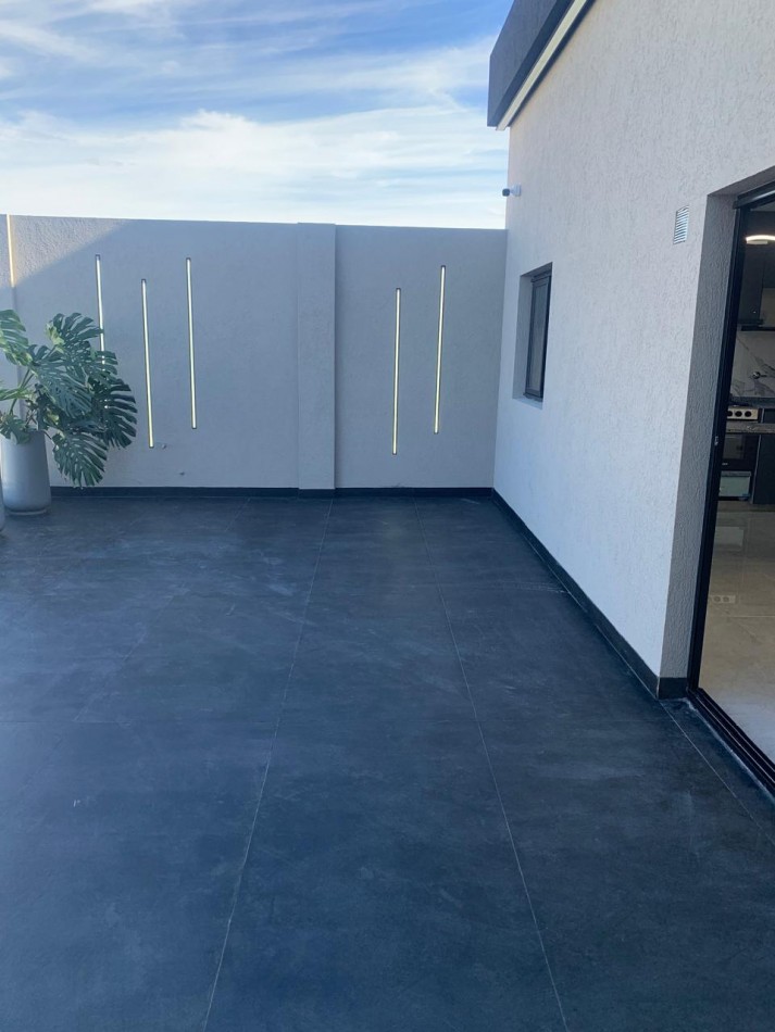 GALPON CON DEPOSITO Y POSIBLE VIVIENDA U OFICINAS (POSIBLE FINANCIACION) REF. 876