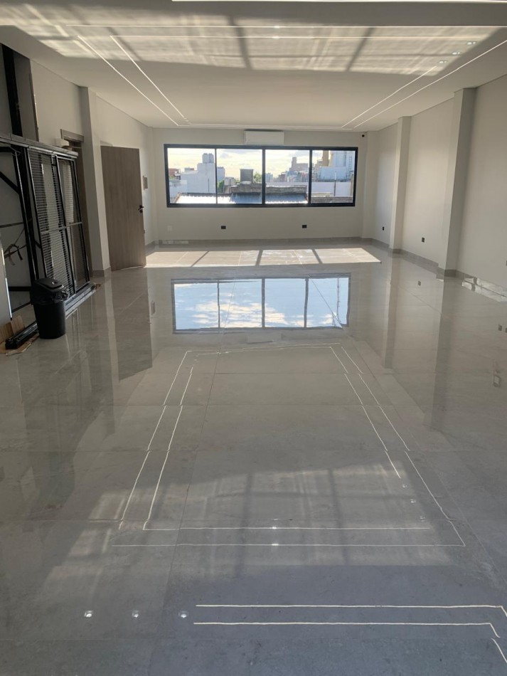 GALPON CON DEPOSITO Y POSIBLE VIVIENDA U OFICINAS (POSIBLE FINANCIACION) REF. 876