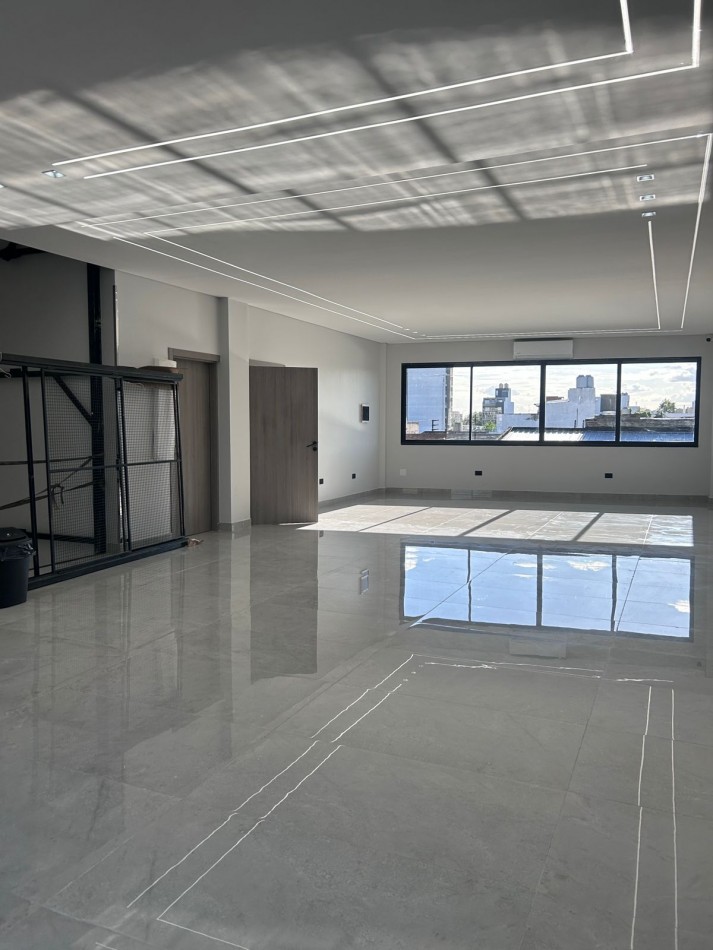 GALPON CON DEPOSITO Y POSIBLE VIVIENDA U OFICINAS (POSIBLE FINANCIACION) REF. 876