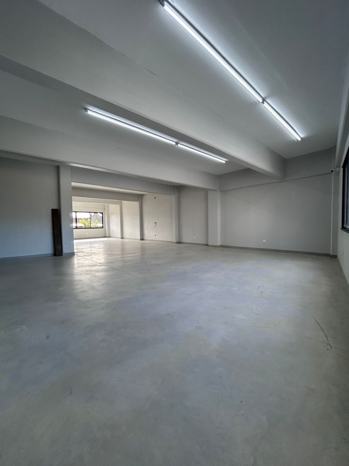 GALPON CON DEPOSITO Y POSIBLE VIVIENDA U OFICINAS (POSIBLE FINANCIACION) REF. 876