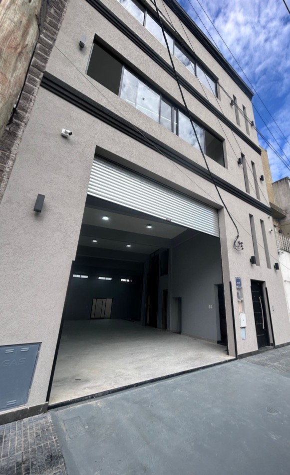 GALPON CON DEPOSITO Y POSIBLE VIVIENDA U OFICINAS (POSIBLE FINANCIACION) REF. 876